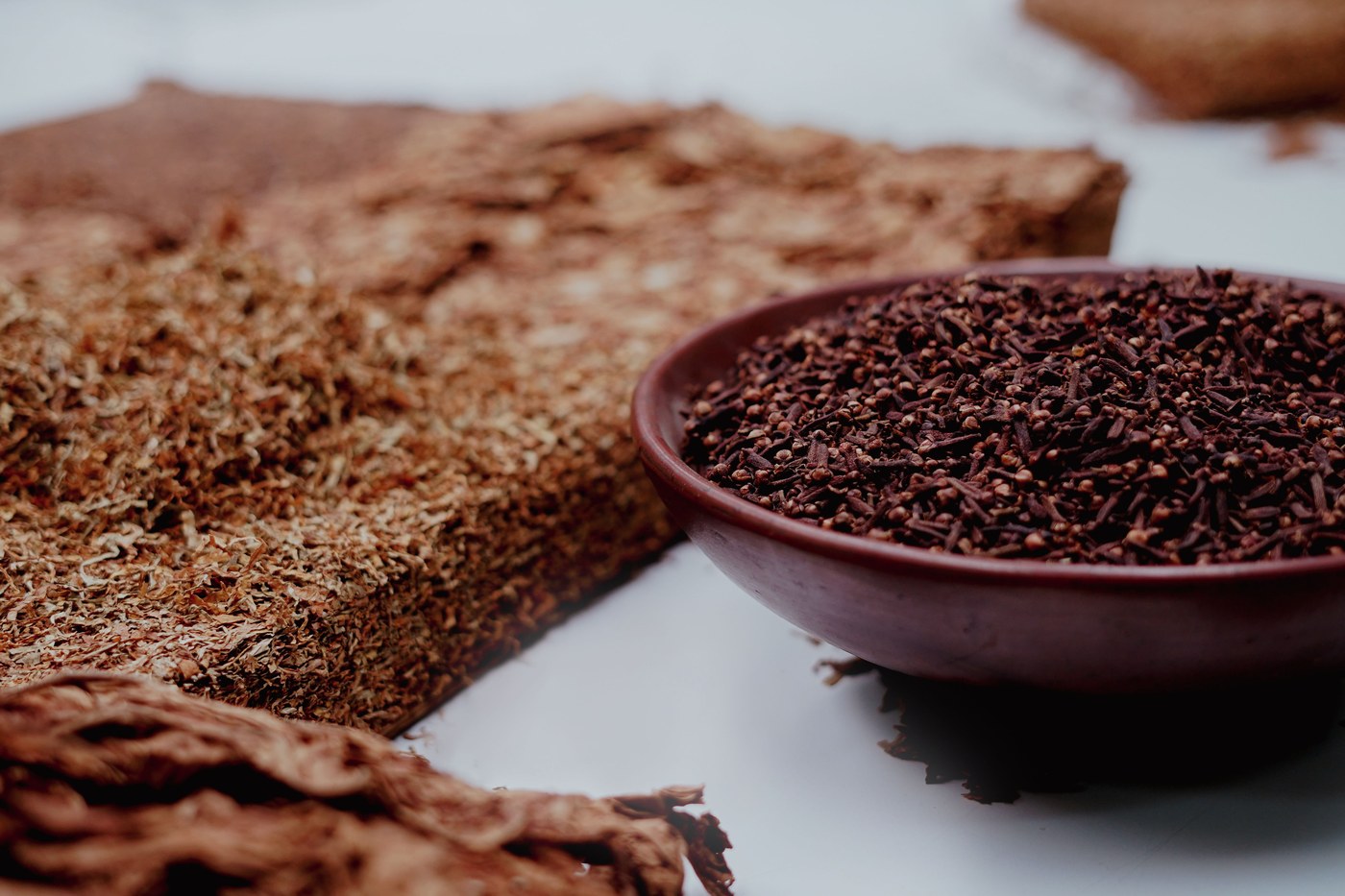 Ground cloves in bowl