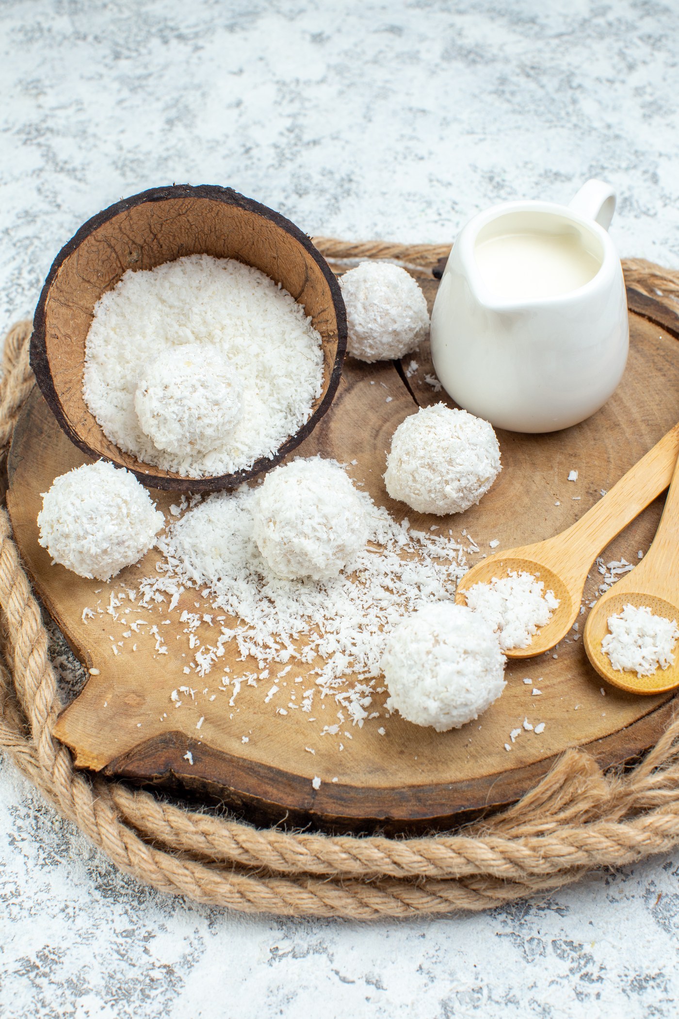 Desiccated coconut