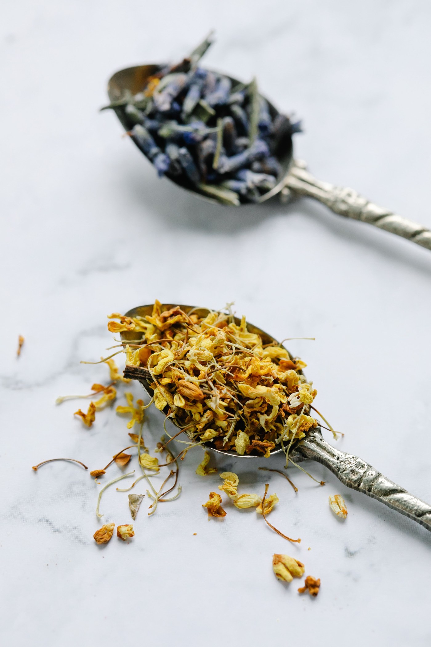 Dried flower herbal tea blend